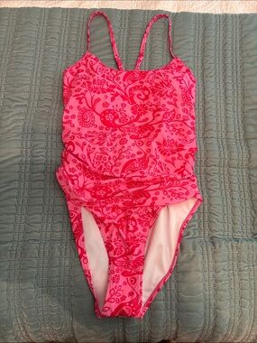 Women’s Pink Patterned One-Piece Swimsuit